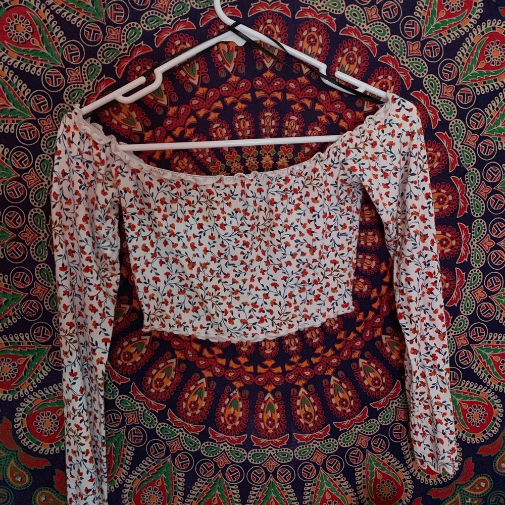 Long sleeve crop top